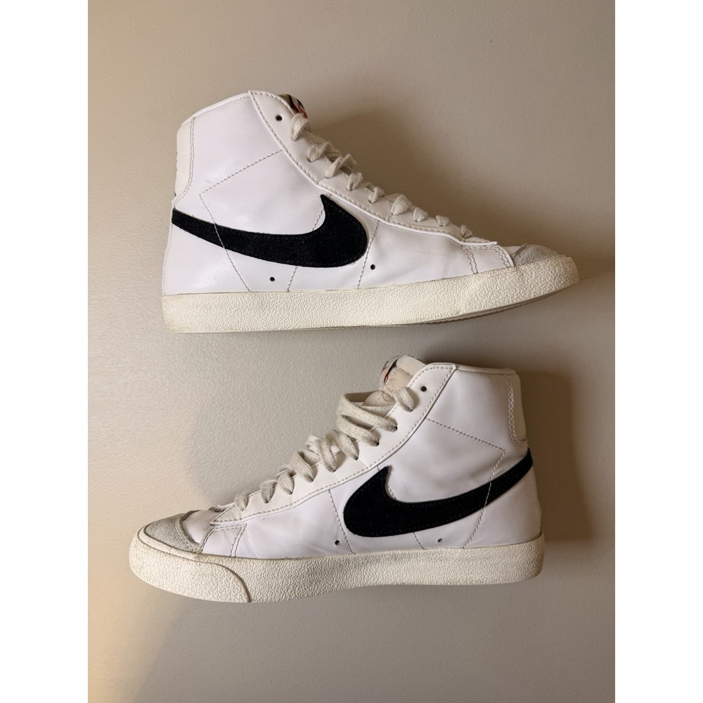 Nike Blazer Mid 77 Vintage Womens 9 White Black Leather High Top CZ1055-100